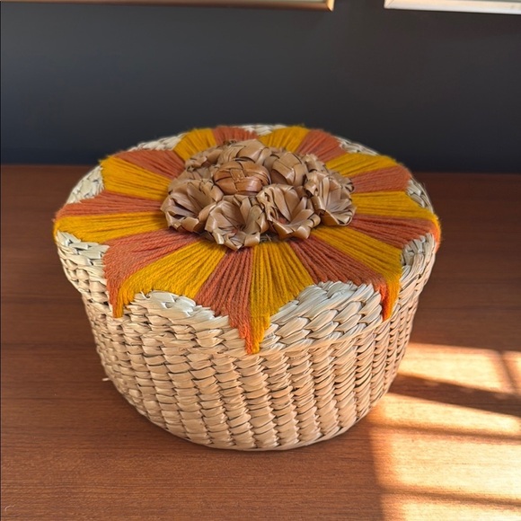 Vintage Sunburst Accent Basket with Warm Tones handmade Mcm wicker - Picture 7 of 8